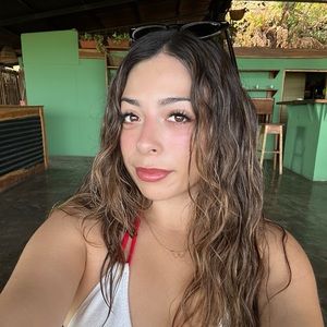 Meet your Posher, Desiree